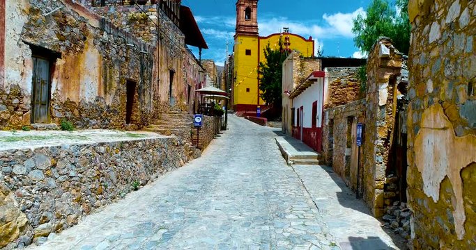 Pueblo fantasma minero en m&eacute;xico