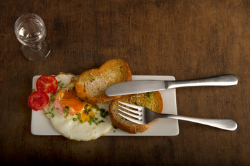Fried egg with bread toast