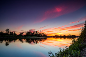 Zachód słońca nad wodą © Anna Granat