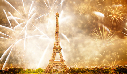 Fêter le Nouvel An à Paris Tour Eiffel avec feu d& 39 artifice
