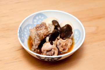 鶏肉と玉子の煮物