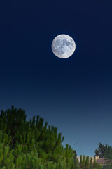 Fototapeta na wymiar Lever de lune