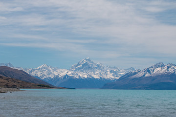 Fototapeta na wymiar Mount Cook and Lake Pukaki