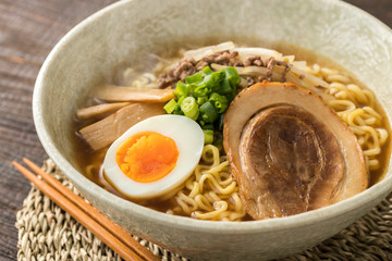 ほんわか湯気の立つ、熱々の味噌ラーメン