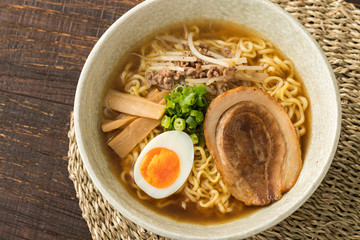 ほんわか湯気の立つ、熱々の味噌ラーメン