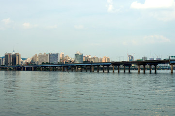 Obraz premium Hang river in Seoul in the evening