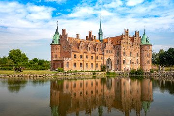 Fototapeta na wymiar Egeskov Castle in Denmark 