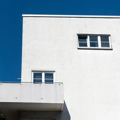 Balkons einer Bauhaus Siedlung in Frankfurt