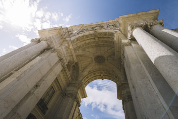 Fototapeta premium arch of Rua Augusta seen from below