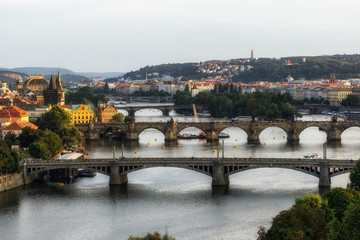 Fototapeta premium widok na Wełtawę i mosty