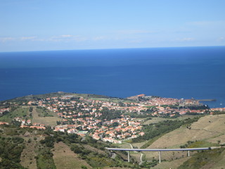 Fototapeta na wymiar coastal line with blue sea in Europe