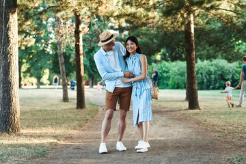 Fototapeta premium senior couple walking in the park
