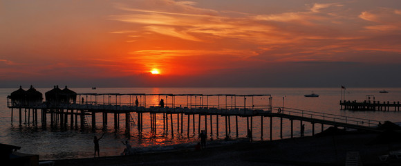 Fototapeta na wymiar sunset at pier