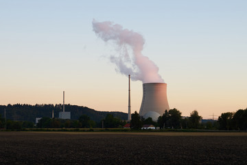 Das Kernkraftwerk Isar (Abkürzung KKI), auch Kernkraftwerk Isar/Ohu liegt in Niederbayern, 14...