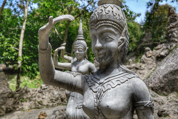 Fototapeta na wymiar Statue Forest Thailandia Koh Samui