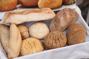 frische Brötchen und Brote