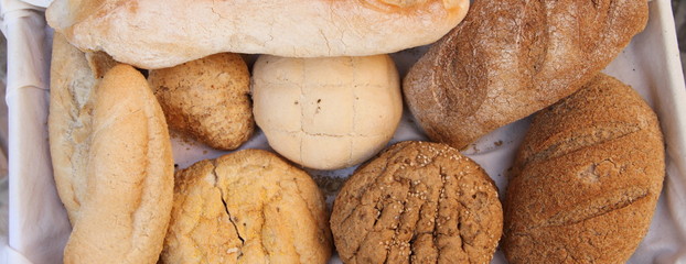 frische Brötchen und Brote