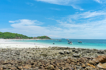 Fototapeta na wymiar Tien Beach at Koh Larn off the coast of Pattaya Island in Thailand.