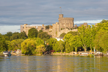  Windsor Castle overlooking the River Thames, England