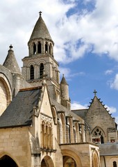 Fototapeta na wymiar Clocher de l’église Notre-Dame-La-Grande à Poitiers