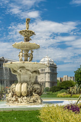 Obraz premium The Carlton Gardens and Royal Exhibition Building. A World Heritage Site, featuring wildlife, beautiful landscaping.