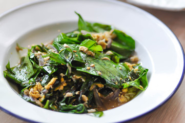 stir-fried vegetable or stir-fried baegu with egg