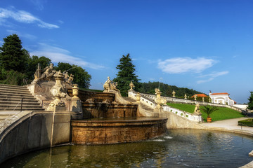 cesky krumlov castle garden
