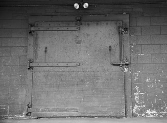 industrial door to warehouse
