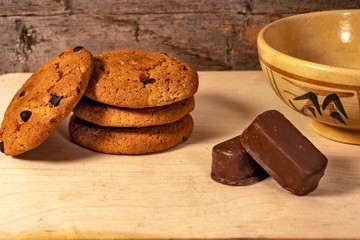 Fototapeta na wymiar cookies and chocolate on wooden table