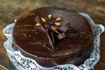 torta pastel de chocolate con almendras