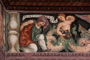 grottesche con figure fantastiche e turco, opera di Marcello Fogolino  Palazzo Assessorile di Cles, Trentino © gabriffaldi