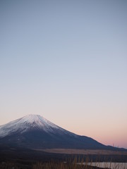 Fototapeta premium 夜明けの富士山
