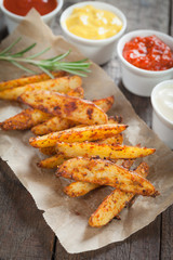 Spicy potato wedges