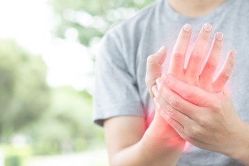 Man caught at the wrist