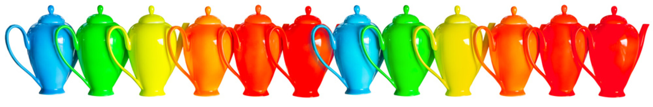 alignement d&eacute;coratif de pots multicolores 