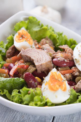 Tuna salad with vegetables