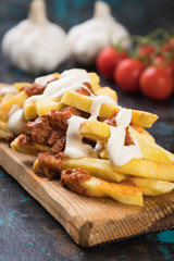 French fries with minced meat salsa