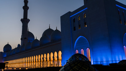 Sheikh Zayed Mosque exterior at night