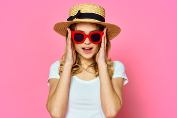 girl with hat and sunglasses