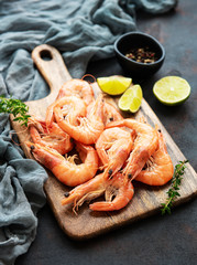 Shrimps served with lemon