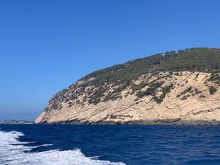 Fototapeta na wymiar Felsen an der Mittelmeerküste