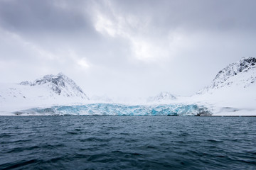 Fototapeta na wymiar Arctic Svalbard snowy landscape view
