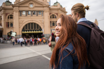 Tourist Couple Exploring Melbourne - obrazy, fototapety, plakaty