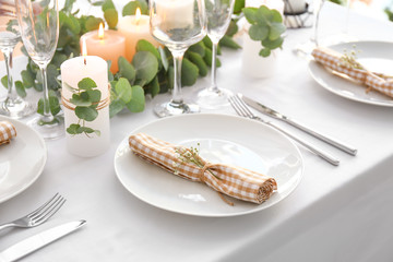 Beautiful table setting with floral decor