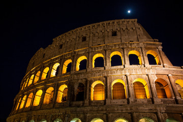 Fototapeta na wymiar The famous Colosseum at night in Rome