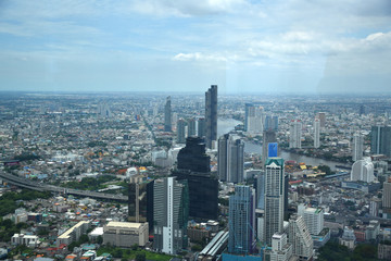 Obraz premium Bangkok - King Power MahaNakhon Skyscraper - Indoor and Outdoor 360-degree Observation Deck, Glass Tray Experience, Hydraulic Glass Lift