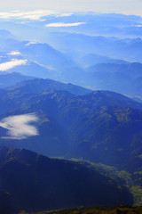 Obraz premium Mountains from an airplane window