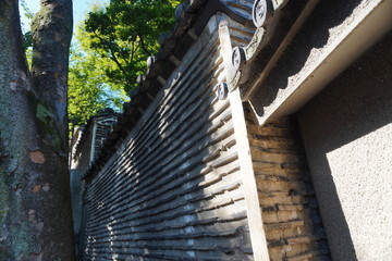 待乳山聖天の瓦壁