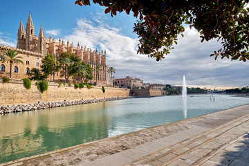 Obraz premium Exteror of Cathedral La Seu, Palma de Mallorca, Spain