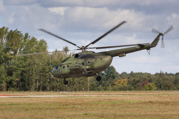 Fototapeta na wymiar Helikopter wojskowy 